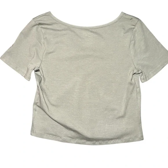 SO Olive Green V-Neck Short Sleeve Tee Women’s/Juniors Size XL NWT - Picture 3 of 4